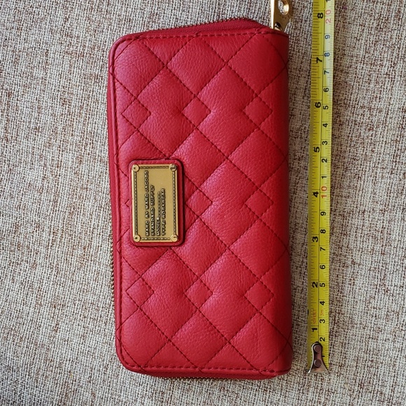 Marc by Marc Jacobs quilted zip wallet - Picture 12 of 13